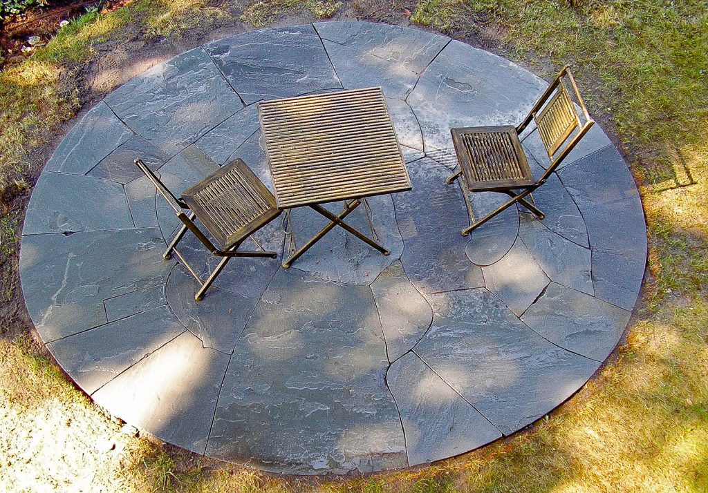 Eric Contey Stonework - Circular patio island